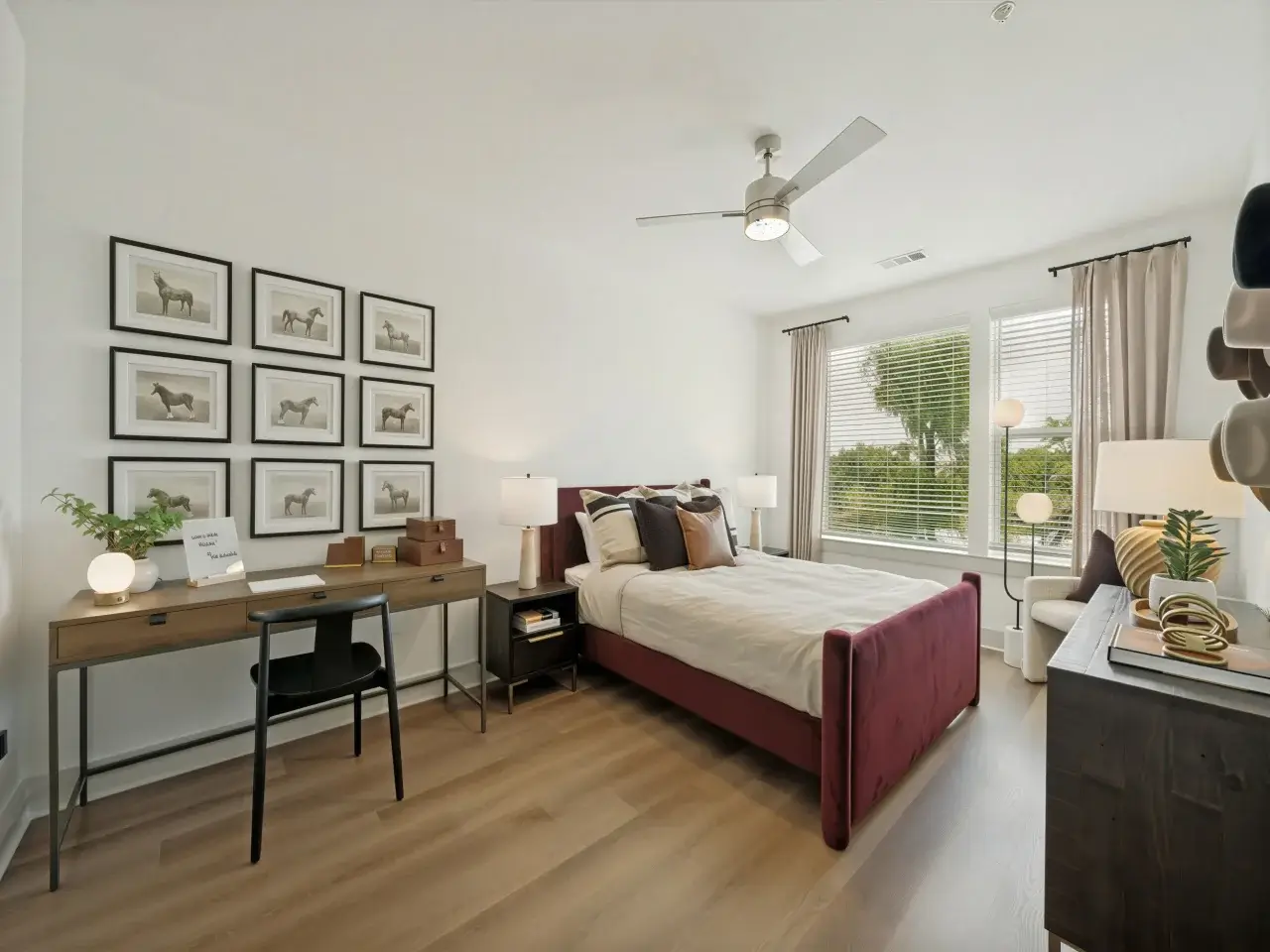 groves-south-congress-austin-tx-bedroom